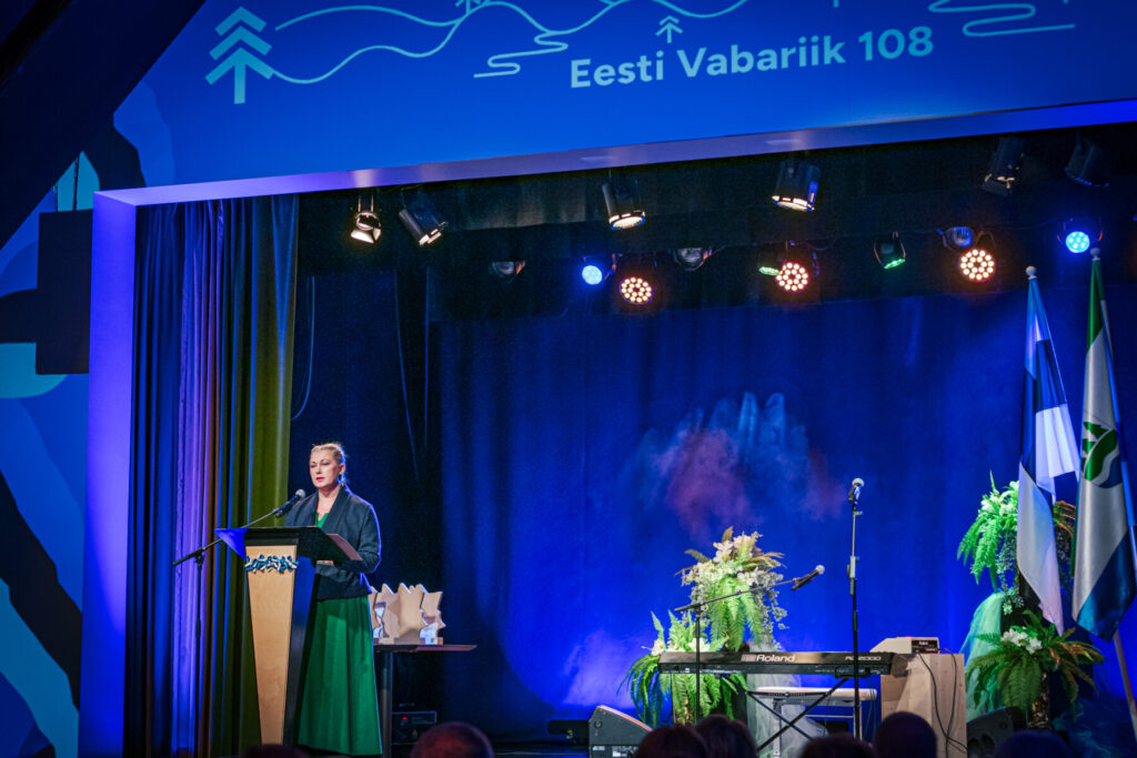 Rõuge vallavanem Britt  Vahter Eesti Vabariigi 108. aastapäeval Rõuge rahvamajas. Foto: Birgit Pettai