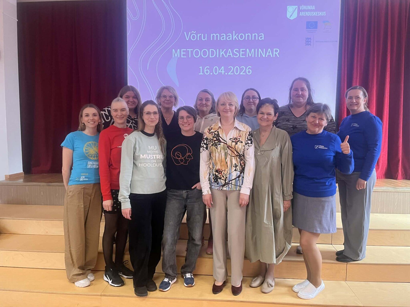 Koolivaheajal peetav Võru maakonna metoodikaseminar keskendus vaimsele tervisele ja ümbritsevale keskkonnale.Pildil korraldajad ning esinejad.